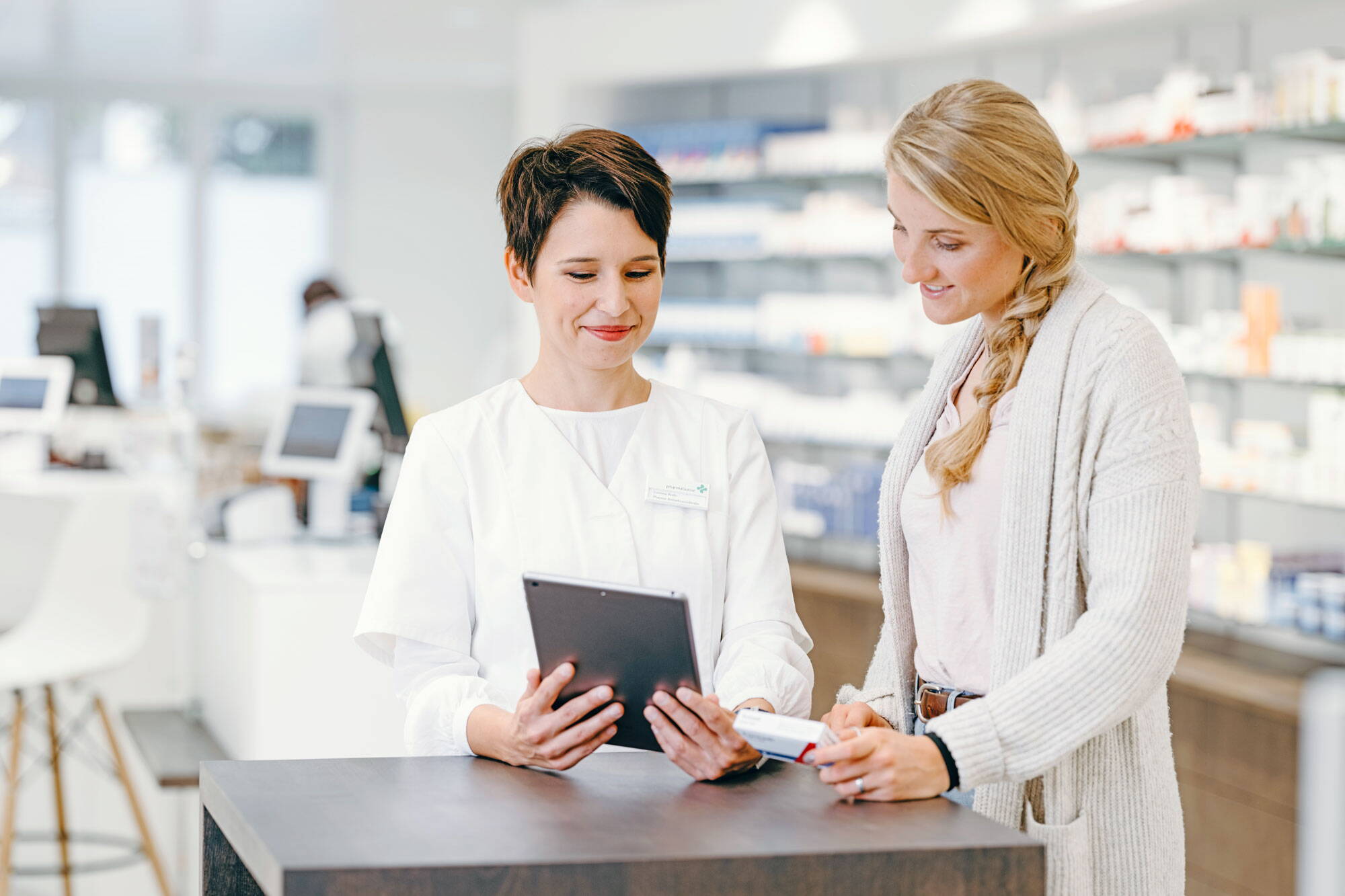 Beratungsgespräch Gerne beraten wir Sie in unserer Apotheke persönlich