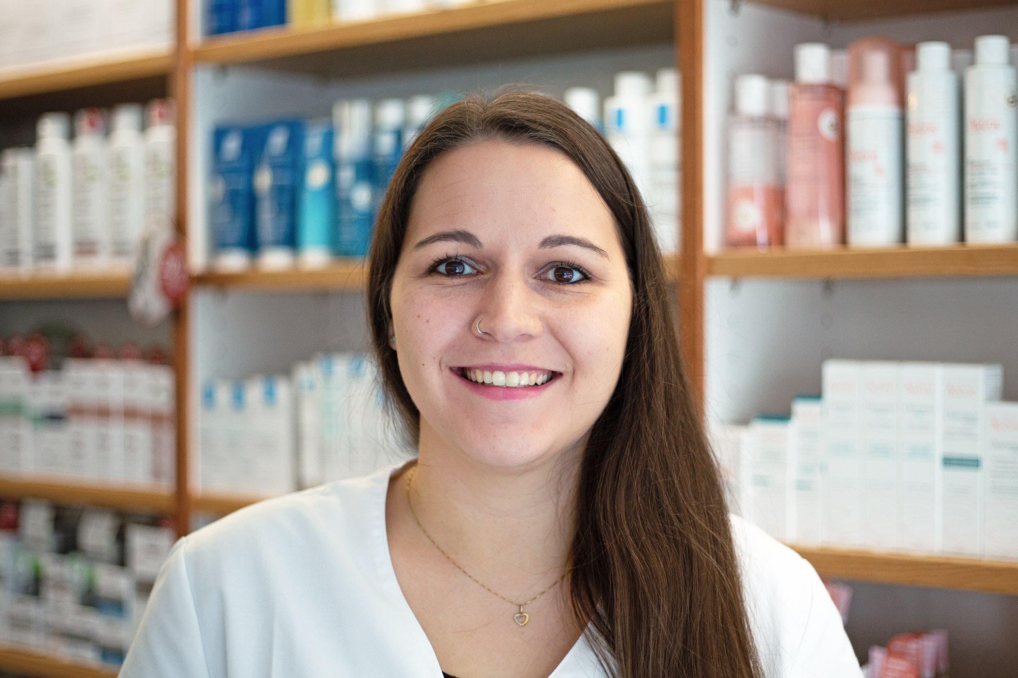 4_ueber-uns_sara-raez_web.jpg 4_ueber-uns_sara-raez_web