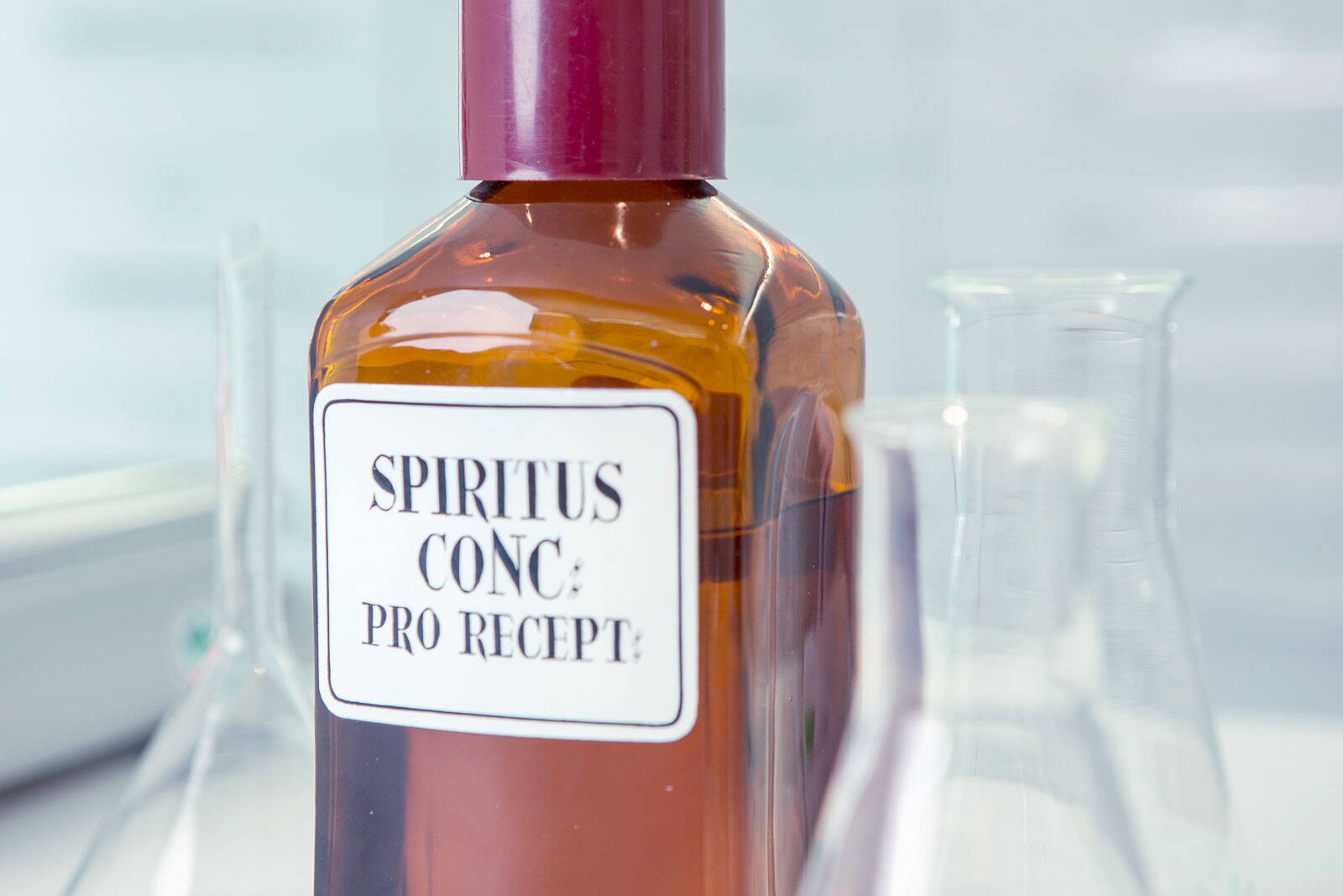 Laborartikel In der Steinhölzli Apotheke mischen wir Ihre Rezepturen.